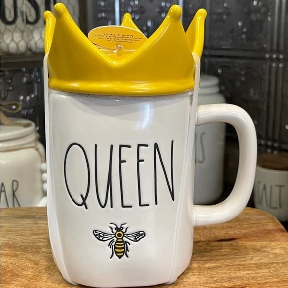 Rae Dunn Ceramic Queen Crown Bee Mugs Set - New - Picture 4 of 5